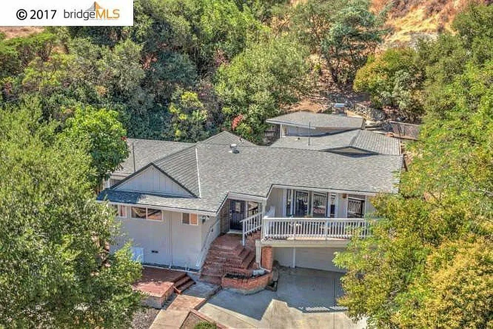 20655 Almaden Road — Photo 2