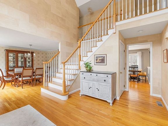 2nd image of 8 Woodhaven Dr