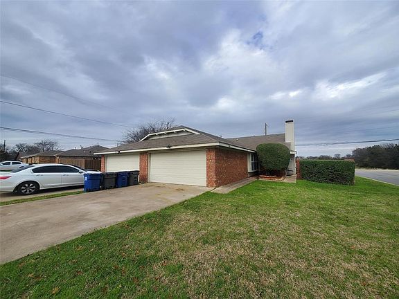 4th image of 1701 Blake Dr