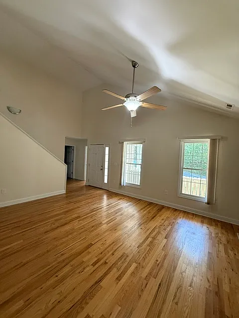 4 bed, 2200 sqft, $2,750 — Photo 3