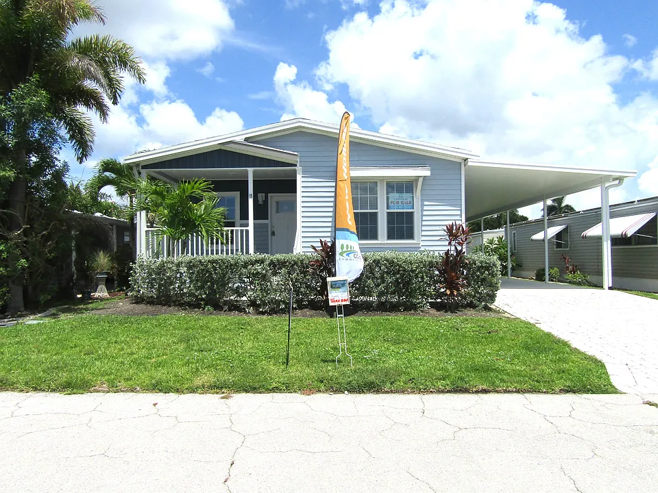 15 Moa Ct #858