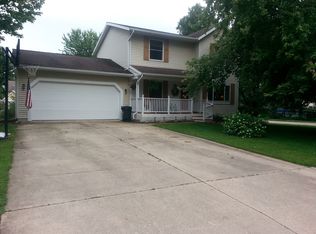 2012 S Redoak St, Effingham, IL 62401