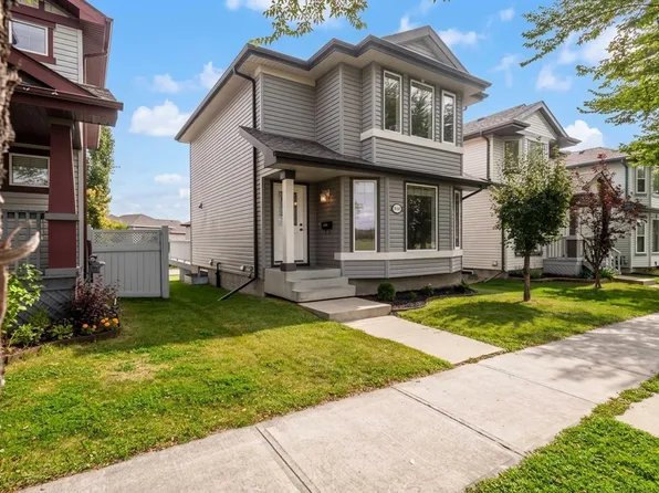 404 Hemingway Rd NW, Edmonton, AB T6M 0J8