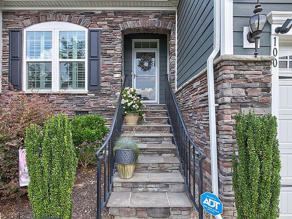 3rd image of 100 Woodland Chase Ct