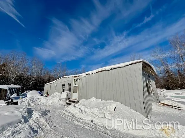 5586 N Shore Helen Lake Rd, Ishpeming, MI 49849