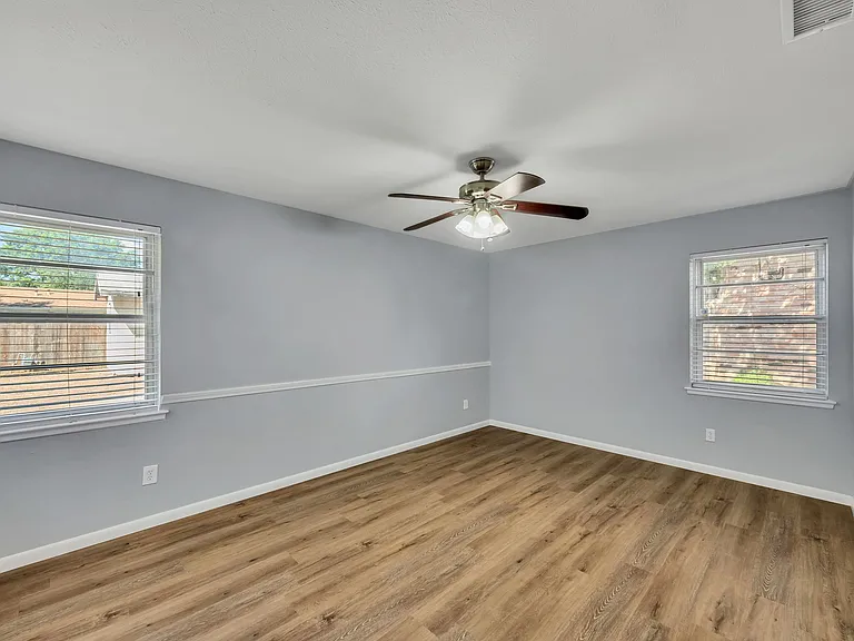 716 Melrose Dr — Photo 15