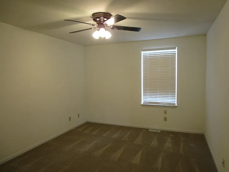 2406 Calder Ct — Photo 18