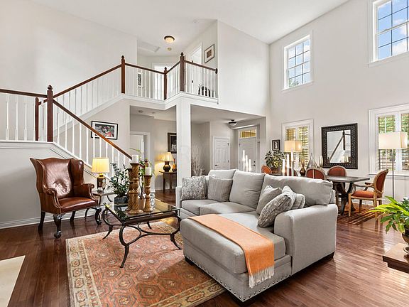 3rd image of 3832 Bentworth Ln
