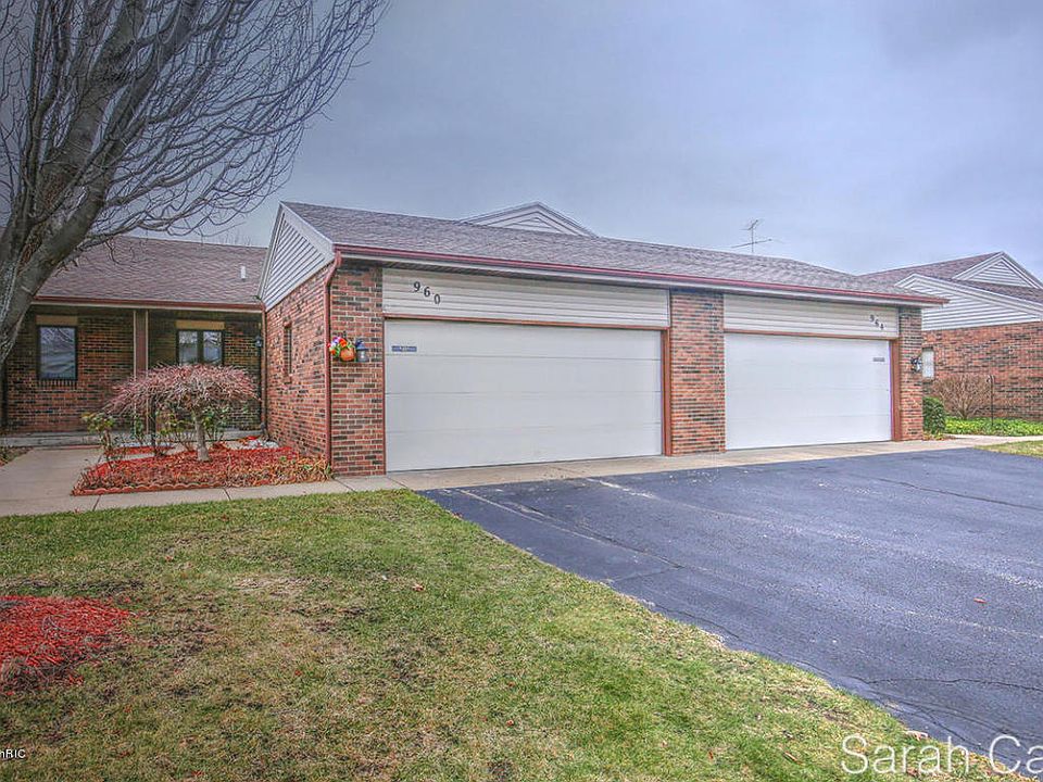 1st image of 960 Amberwood West Dr SW