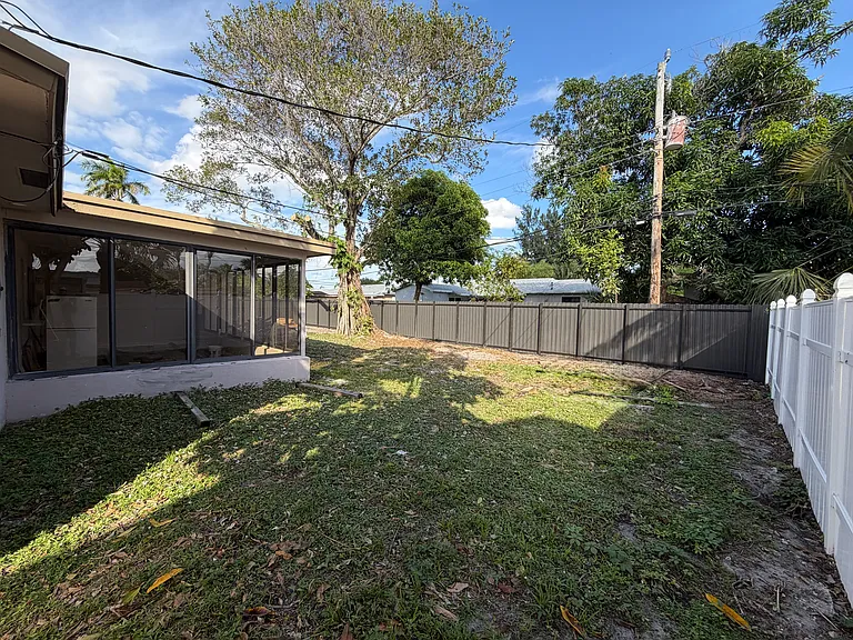 NW 46th Ave — Photo 7