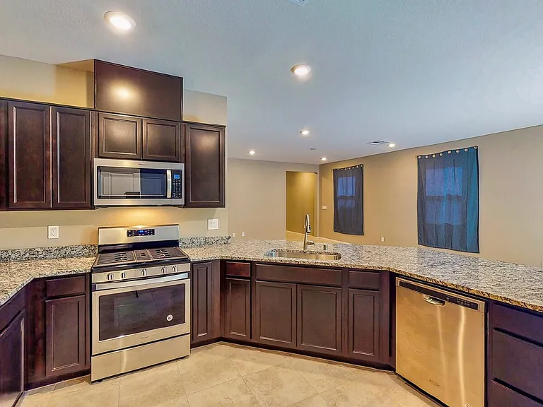 9733 Cluny Ave — Photo 12