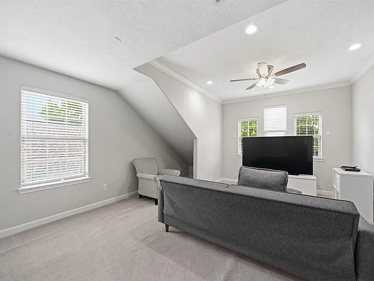 1427 Scharpe St — Photo 30