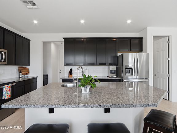 3rd image of 7413 W ROVEY Avenue