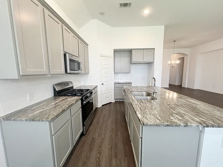1120 Sheldon Dr — Photo 16