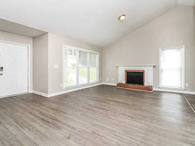 3106 Calumet Cir NW — Photo 9