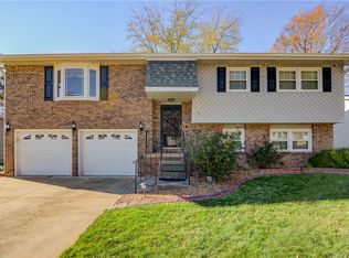 4515 N Hale Dr, Decatur, IL 62526