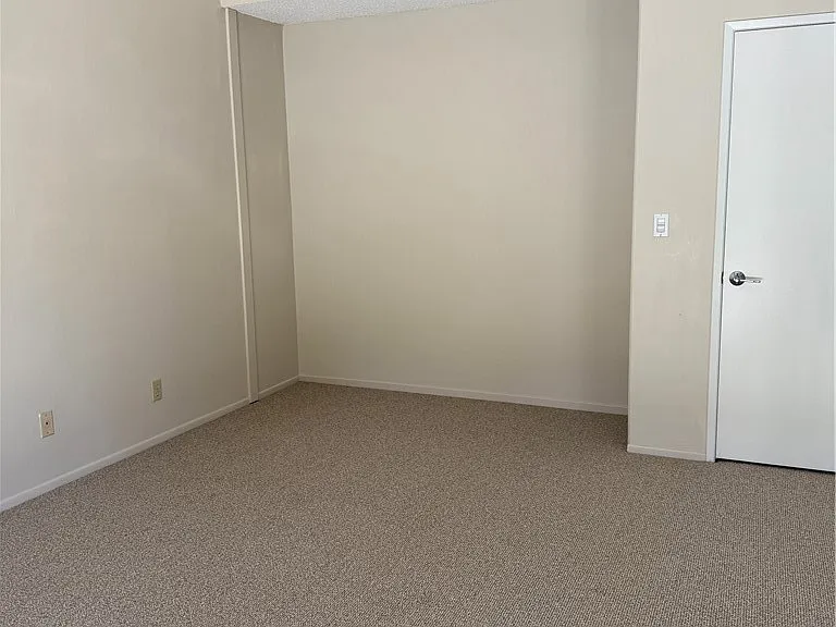 1756 Parkview — Photo 25