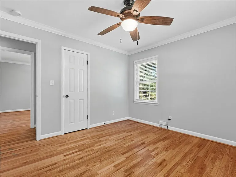 1111 N Valley Dr — Photo 32