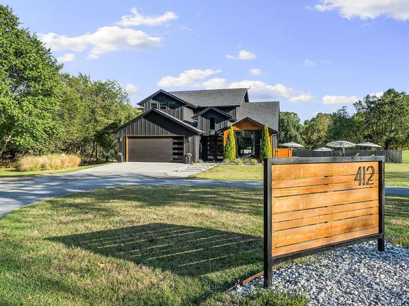 412 NW Cowan Ave, Gentry, AR 72734