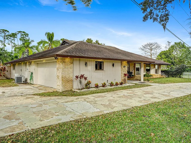 8943 Lake Irma Point — Photo 4