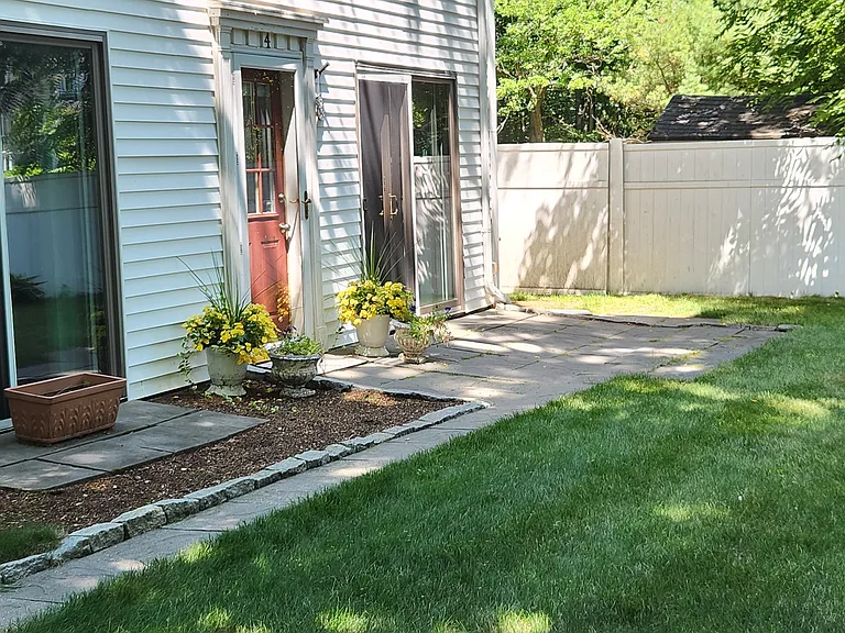 21 Ash St #4 — Photo 21