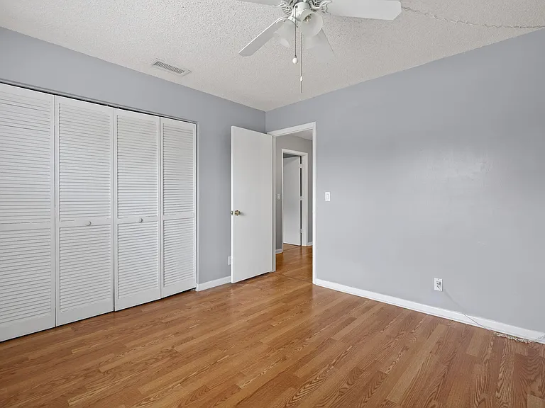 707 Stonewood Ct #19C — Photo 8