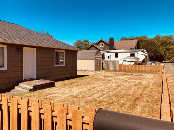(undisclosed Address), Newport, OR 97365