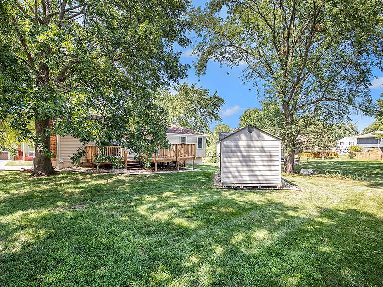 309 SE Brownfield Dr — Photo 28