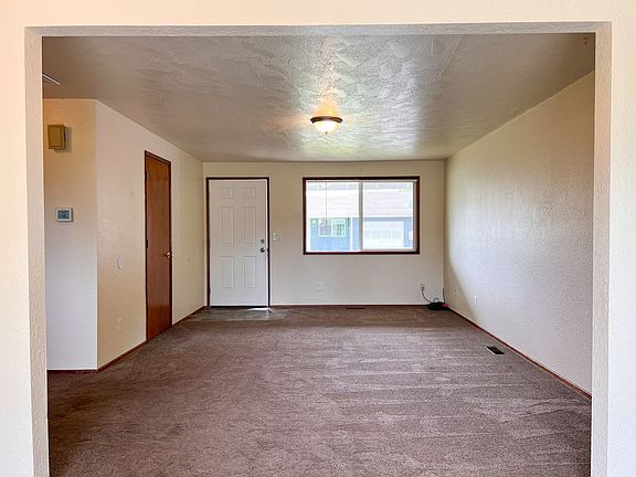 5th image of 265-267-325-327 S 8th St #B71158665