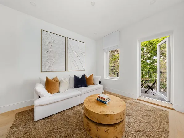 186 Clinton Ave #4B, Brooklyn, NY 11205