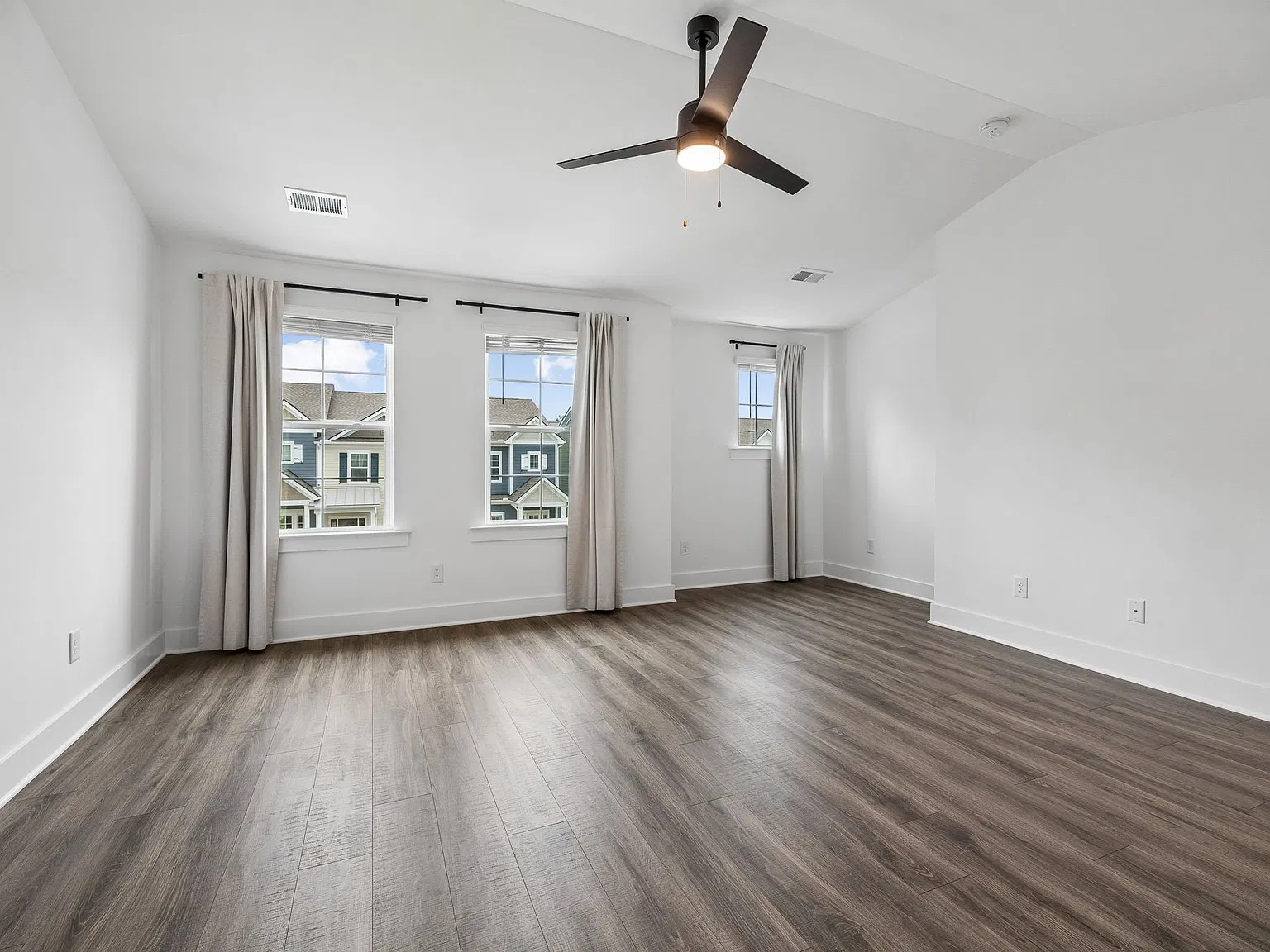 3 bed, 1747 sqft, $3,500 — Photo 4