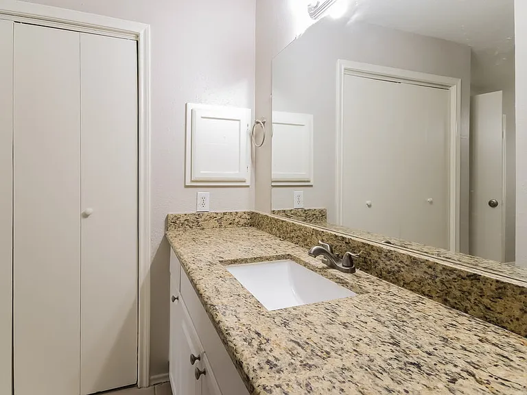 16111 Rosenridge Dr — Photo 16