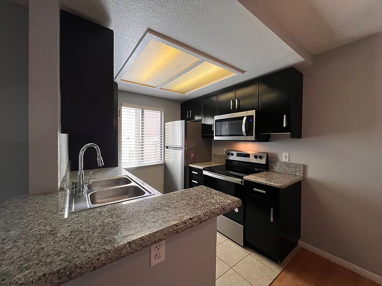 1654 Oliver Ave #5 — Photo 16