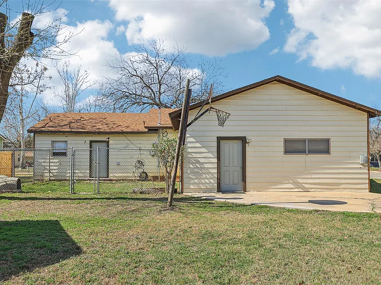 620 Barbara Dr — Photo 25