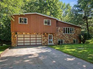 5837 S Wedgewood Dr, Little Suamico, WI 54141