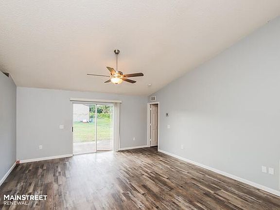 5th image of 3042 Tazewell Ave SE