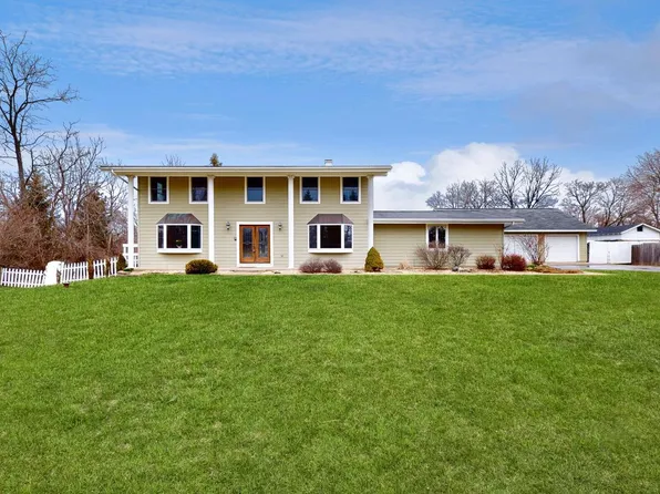 W3740 South Lakeshore DRIVE, Lake Geneva, WI 53147