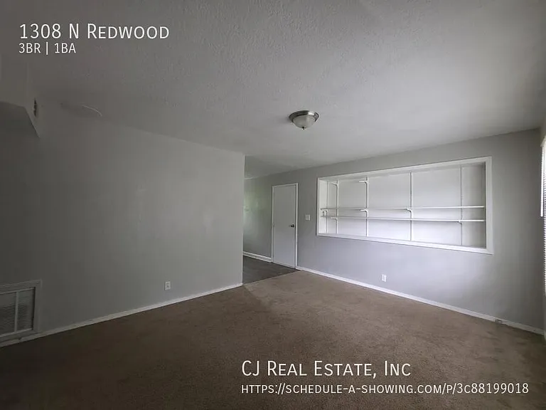 1308 N Redwood Dr — Photo 2
