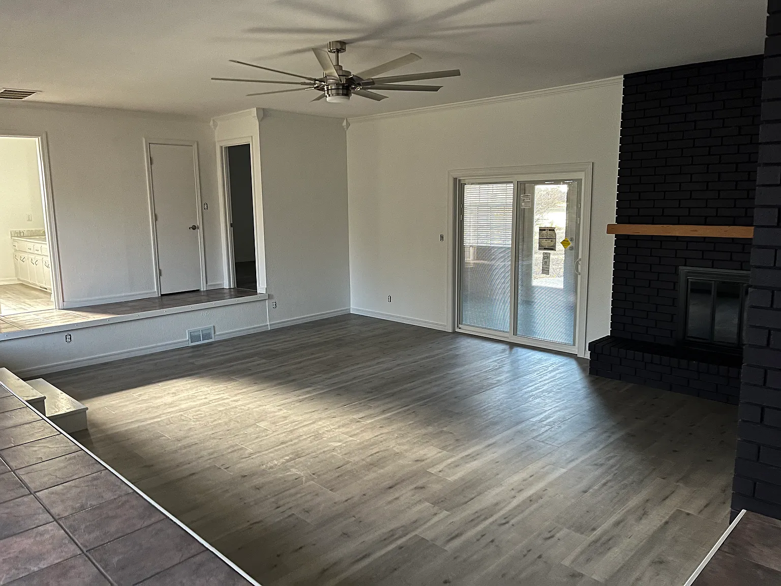 3 bed, 1899 sqft, $2,000 — Photo 4