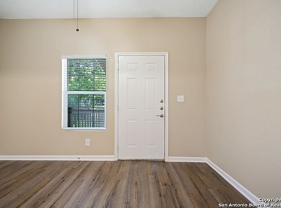 5th image of 1820 Stonewall St