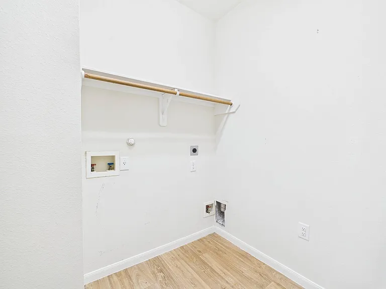 4702 Rolling View Ct — Photo 17
