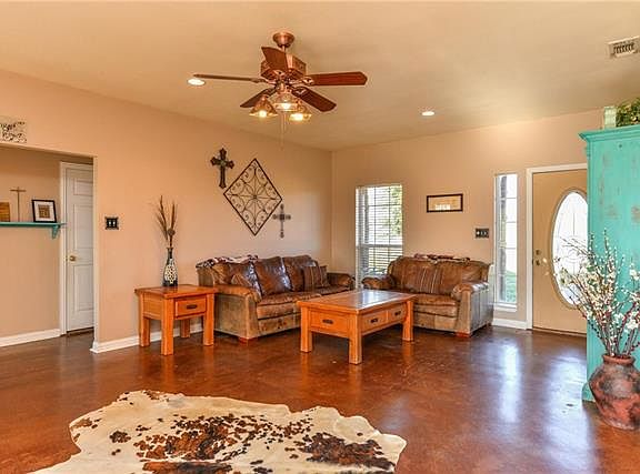 5th image of 211 Americana Dr