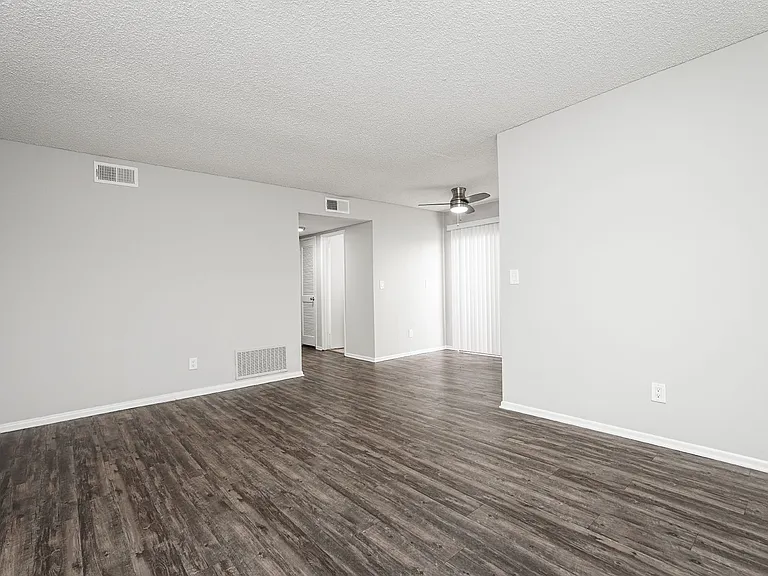 321 N Cedar St — Photo 11