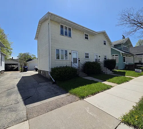 727 W Harris St #1/2 Photo 1
