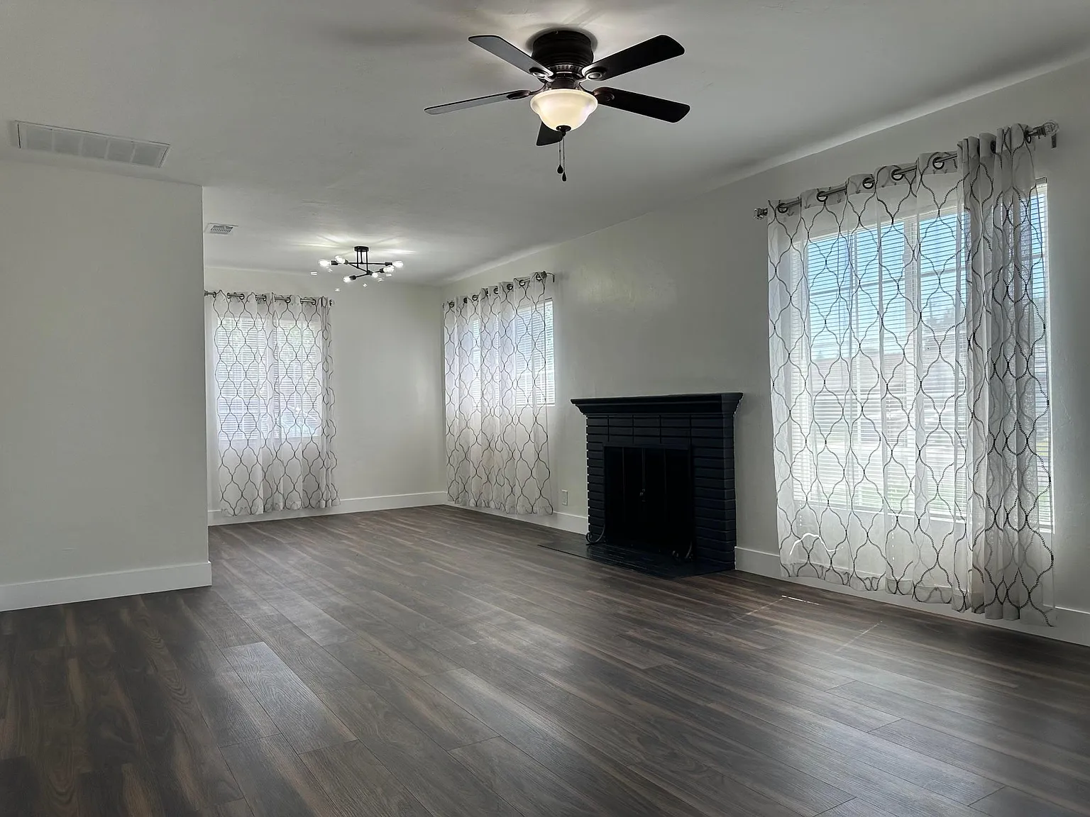 716 Cherokee Dr — Photo 3