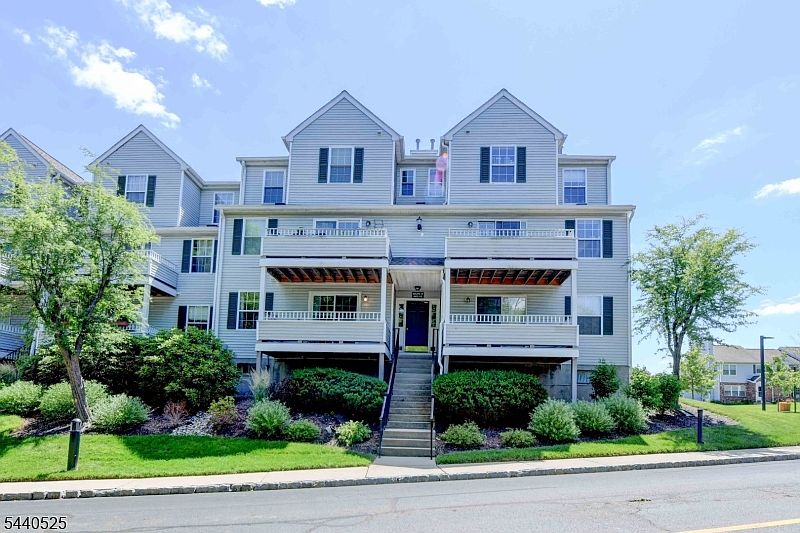 1st image of 2911 Appleton Way