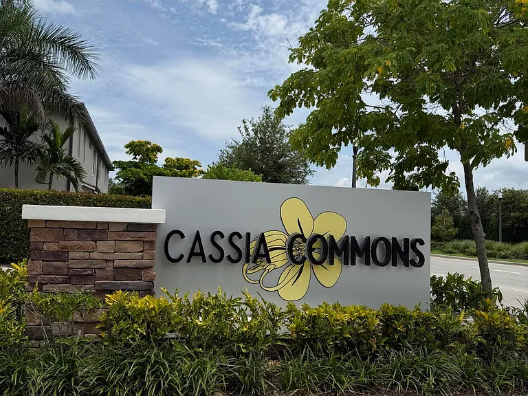 2933 Olivia Ave — Photo 6