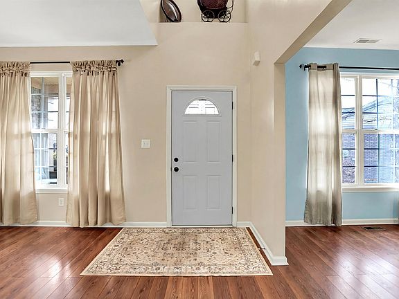 5th image of 7024 Langham Ct