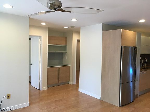 2nd image of 1850 E Maryland Ave Unit 69