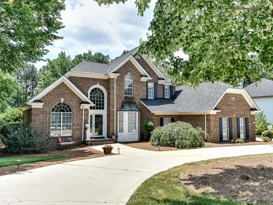 1st image of 105 Sunrise Cir